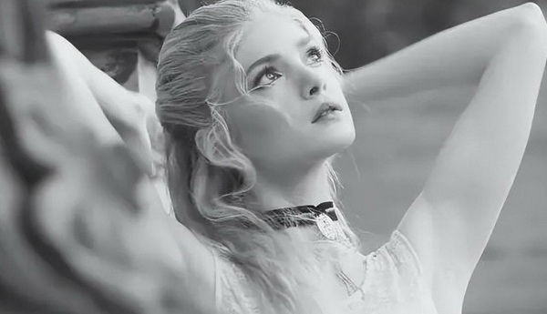 为艺术献身的女星“埃莱娜·康博里斯”,《仿生人妻子》女主角!