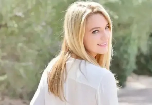 出道即巅峰极致甜美女神“Kenna James ”,欧美业界的美少女战士!