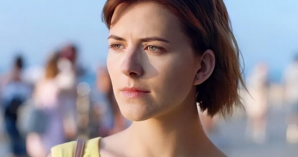 为艺术献身的女星“叶夫根尼娅·格罗莫娃”，成熟女性魅力尽显！