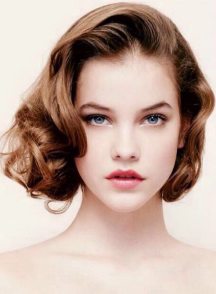 13岁出道的超模“芭芭拉·帕尔文”，国际时尚圈的匈牙利之花