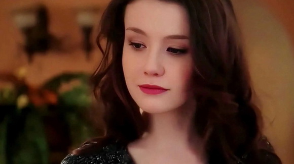 乌克兰暗黑女神“艾米丽·布鲁姆”，肢体柔软度惊人的体操运动员！