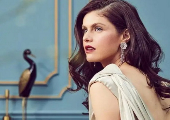 为艺术献身的明星亚历珊德拉·达达里奥“”，好莱坞“第一美胸”！