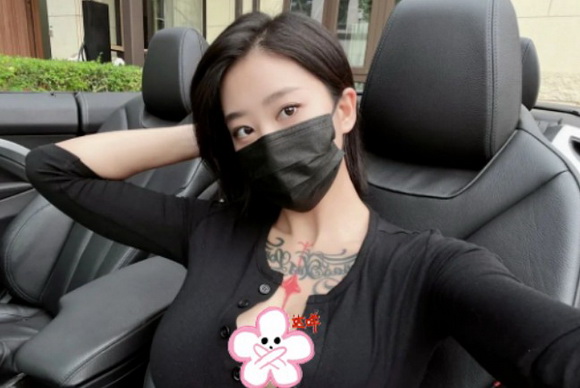 人间水蜜桃“silk张老师”最新照出炉！