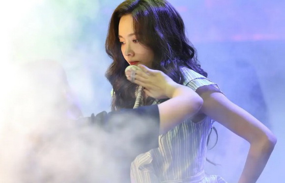 为艺术献身的女星“尹周熙”,从选秀冠军到荧屏之星!