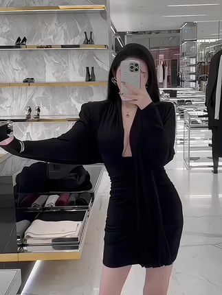 不爱笑的赛琳微密圈写真打包,独家资源分享