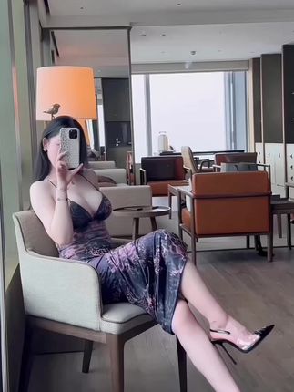 不爱笑的赛琳微密圈写真打包,独家资源分享