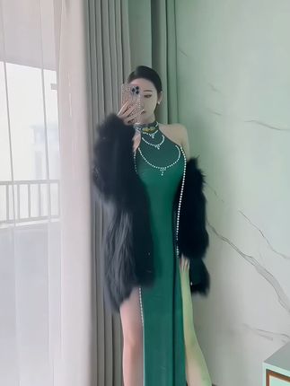 不爱笑的赛琳微密圈作品揭秘,背后的故事