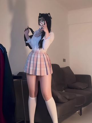 秋秋不要吃鱼的梨型身材魅力微密圈精选作品解析,小蓝鸟资源获取方式