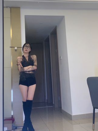 智桃lucky微密圈资源图片赏析,完美身姿与高贵气质的展示