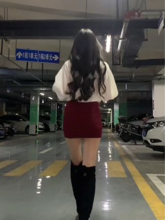 抖音颜值博主任智桃微密圈资源,智桃Lucky的水蜜桃般童颜超吸睛