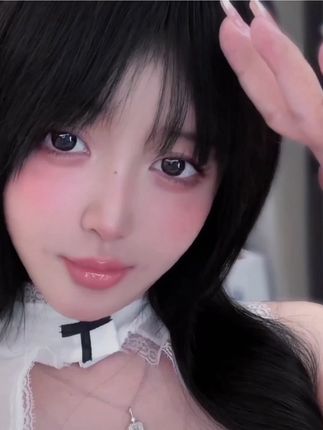阿尔卑香小狗子微密圈的独家风格，用照片记录她的成长