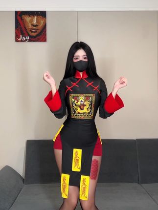 如何看待阿尔卑香小狗子的微密圈作品?她的独特风格分析