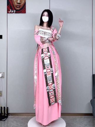 如何看待阿尔卑香小狗子的微密圈作品?她的独特风格分析