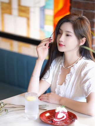 Carol周妍希写真合集每一幅都美得让人窒息,从清新到性感她都能驾驭