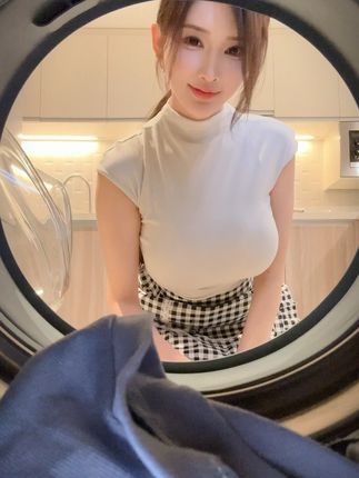 性感女神降临人间Carol周妍希白丝吊袜写照,性感装扮大公开