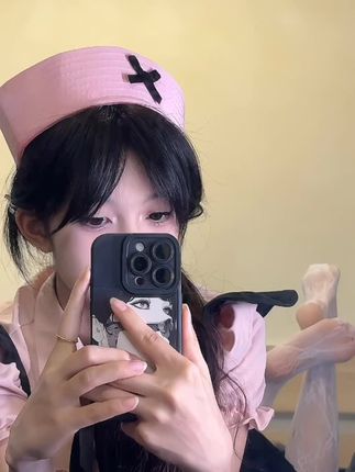 抖音美女晴天小猪本猪微密圈作品,时尚穿搭与文案完美结合