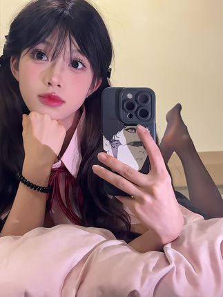 抖音美女晴天小猪本猪微密圈作品,时尚穿搭与文案完美结合