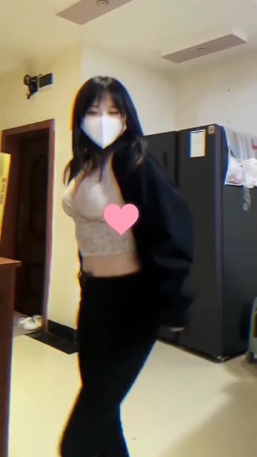 抖音美女晴天小猪本猪微密圈,独特穿搭与文案的完美结合