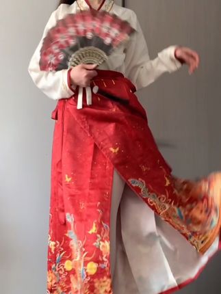 微密圈_林扣弦吊带作品大揭秘,探索她的独特魅力