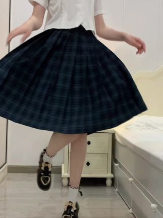 微密圈_林扣弦吊带妹妹的独家作品,202万粉丝背后的故事