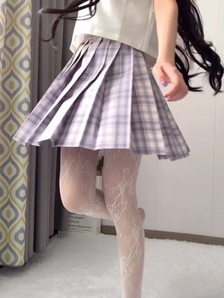 【微密圈】林扣弦清纯吊带作品大赏,抖音202万粉丝为何如此着迷?