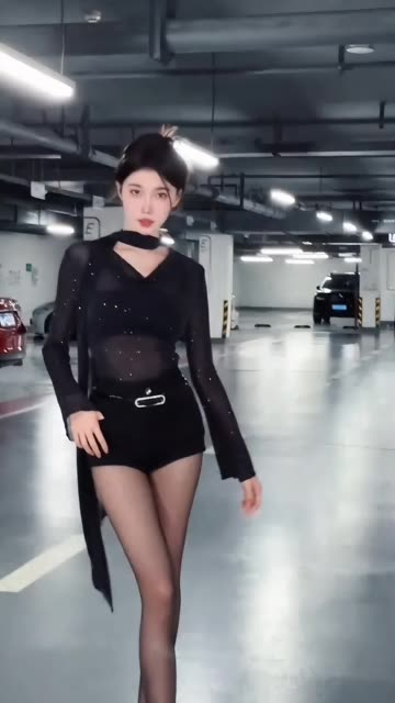 微密圈中的美了个滢,性感与优雅的完美融合