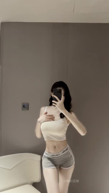 抖音麻利亚辣微密圈付费图片来袭,藏匿的清纯麻利亚辣高清图分享