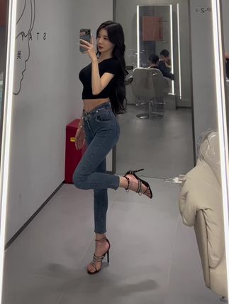 黎允熙baby微密圈资源挖掘她的神秘宝藏，黎允熙baby的会员付费图集曝光