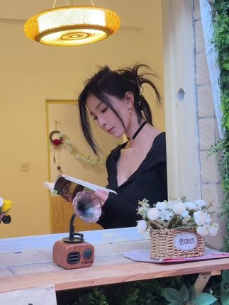 李嘉欣97微密圈门槛圈子揭秘,她是如何成为网红的?