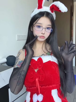 卡通百科老王个人简历揭秘,她的背景和职业道路是什么?