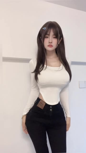 乔妹微密圈图片分享,给乔买裙子的作品风采独特