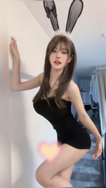 乔妹微密圈视频全集,给乔买裙子的圈子作品全解读