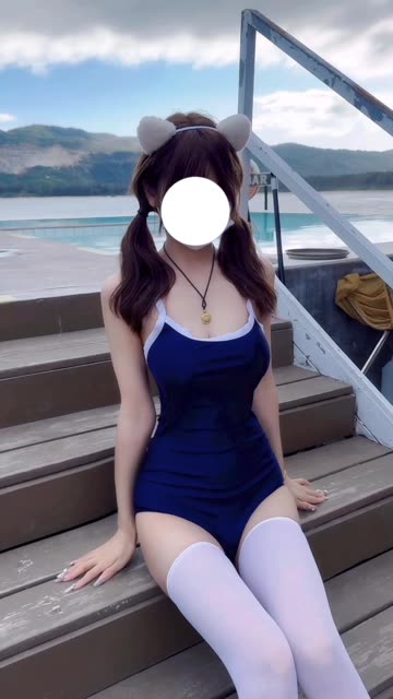 乔妹微密圈作品体验,给乔买裙子极具视觉冲击力的风采