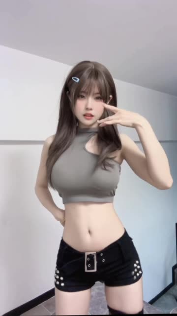 乔妹微密圈图片全集下载,给乔买裙子的风采如何?