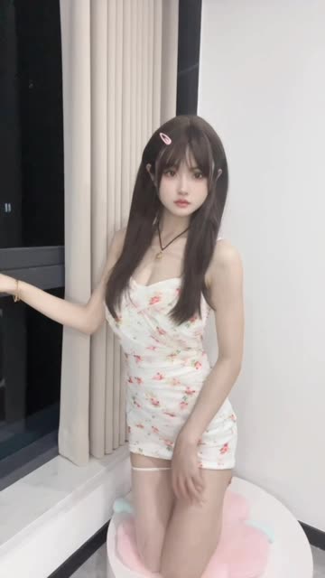 乔妹微密圈全网最全合集,给乔买裙子的时尚风格