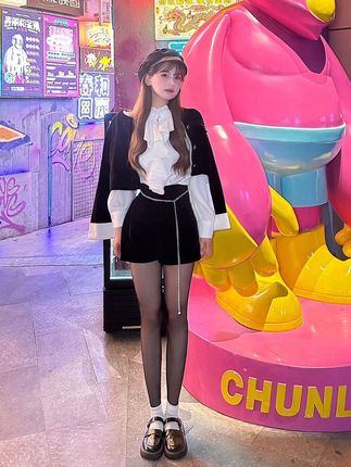 草莓粥粥微密圈写真合集大揭秘,B站百万粉丝UP主的独家作品