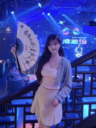 十万口草莓粥粥舰长微密圈作品合集,最具人气的图集视频