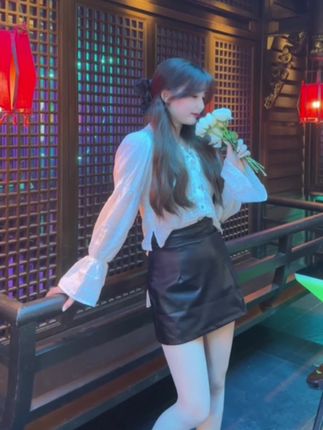 十万口草莓粥粥的微密圈作品合集,所有写真套图一次打包下载