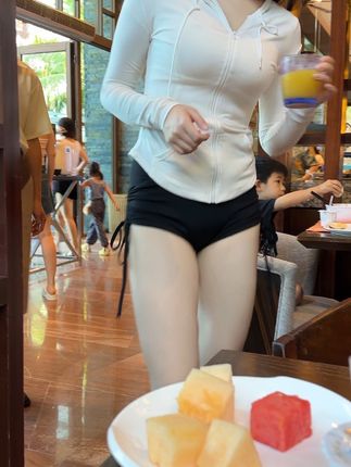 樱晚gigi微密圈酷似可可西yyy?看两大网红的颜值对比