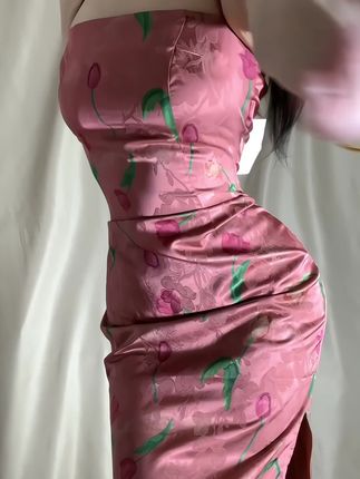 徐绾绾yyyy微密圈的御姐魅力,粉丝65万的她风采尽显