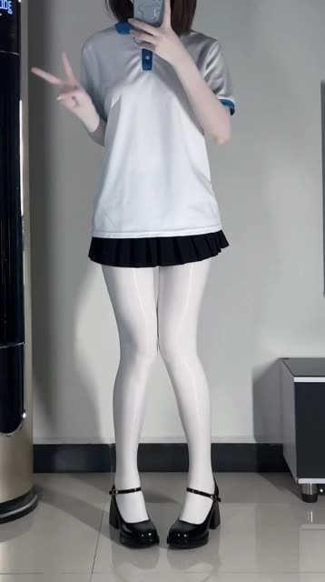 微密圈_白龙猫女抖音47万粉丝御姐风格,白龙猫女完美身材的秘密