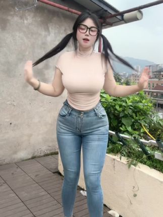 微密圈最新资源曝光,可爱的肉巴性感黑丝新作抢先看