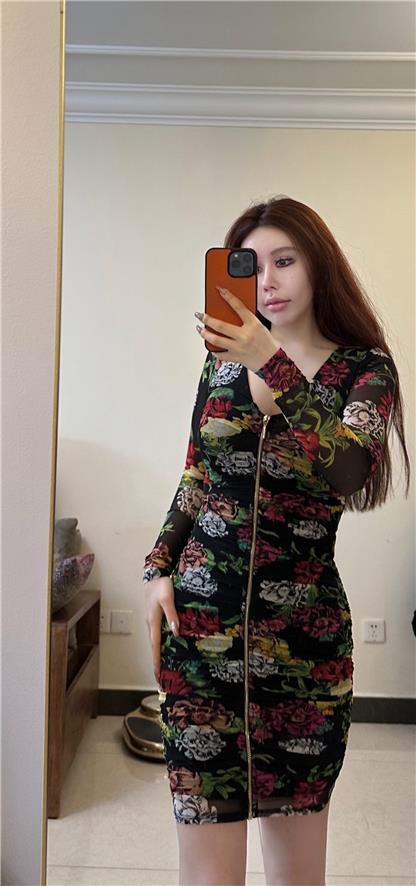 玫桃泡芙微博与微密圈内容对比,如何更有趣?