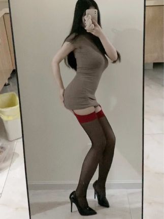 抖音小芋泥微密圈作品解析,她的付费资源值得观看吗?