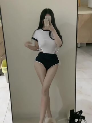 小芋泥yyy抖音微密圈付费内容,她的独特穿搭风格为何圈粉无数?