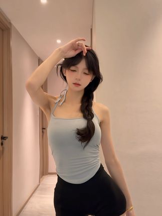 抖音一只树懒的微密圈资源,她的时尚穿搭为何备受关注?