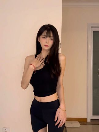 抖音一只树懒的微密圈资源,她的时尚穿搭为何备受关注?