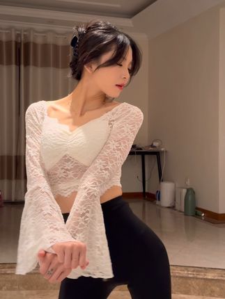 一只树懒的微密圈作品合集,她的付费资源是否物有所值