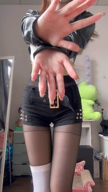 脸红Dearie与其他网红的对比,她的独特之处在哪里?