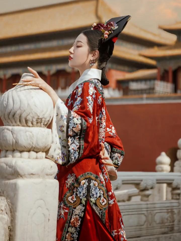 唐十七最新作品发布,如何在微博和微密圈中找到她的新作